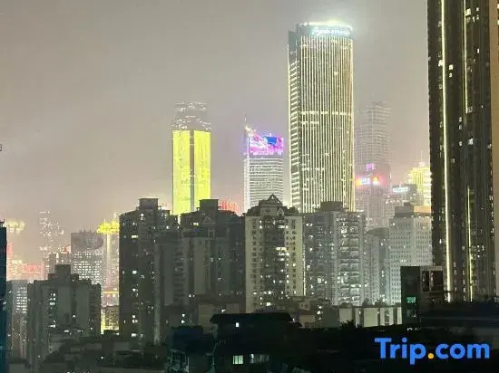 Chongqing Xishan Hotel (Monument to the people's Liberation Hongyadong Store)