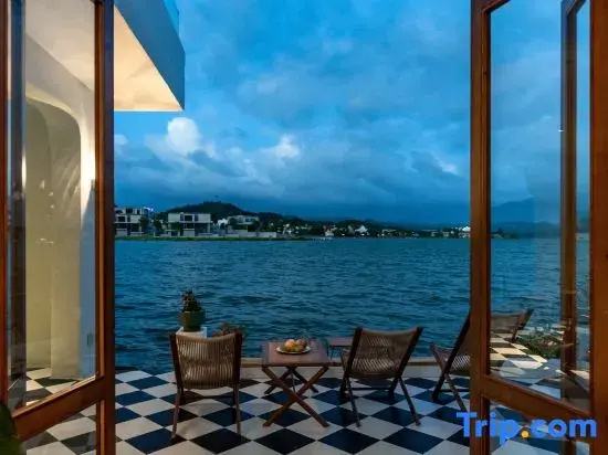Jiujian Tang Dayu Homestay (Dongqian Lake)