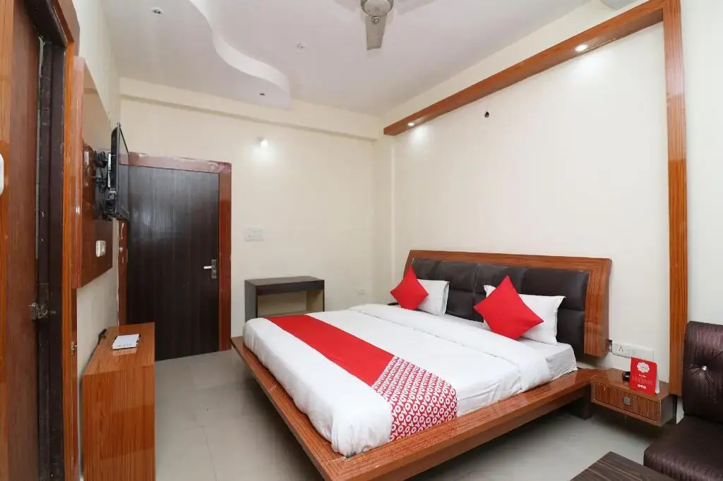 Hotel Shubhkamna by OYO Rooms
