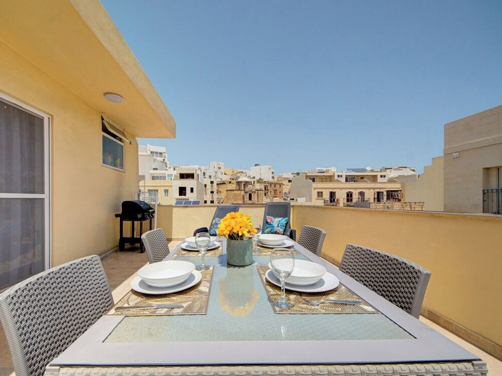Off The Strand Gzira Top Floor Apartment