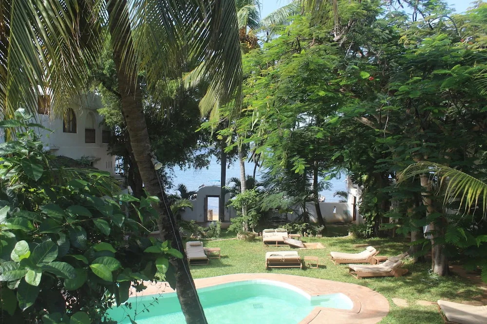 Standard Double room beachfront (twin beds)