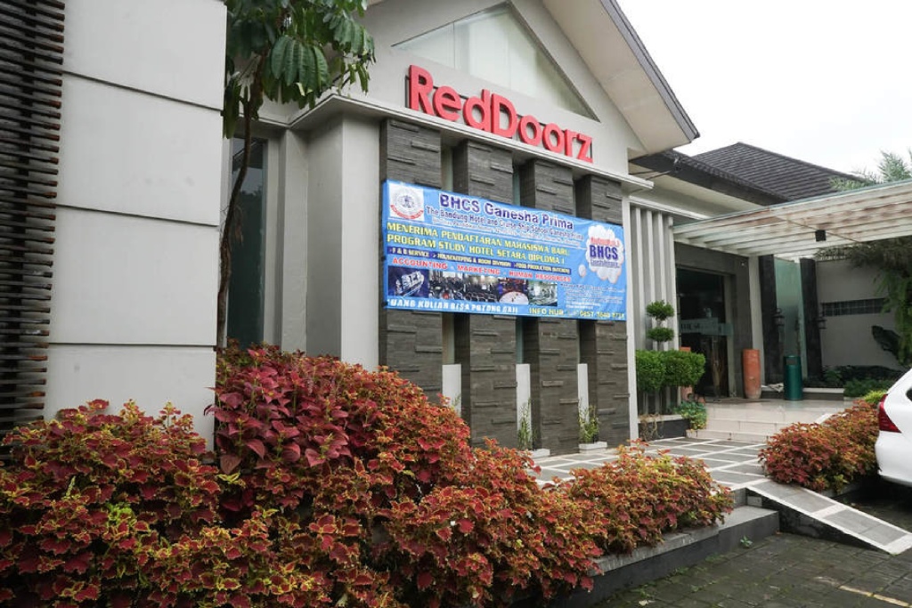 RedDoorz near Gedung Sate