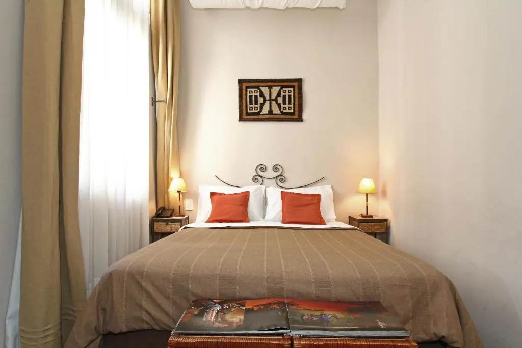 A Hotel - Chambres