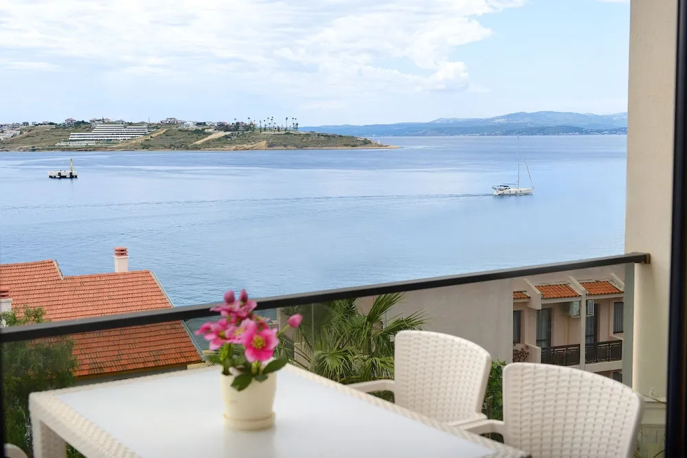 2 Bedrooms Comfort Suite with balcony and with sea view