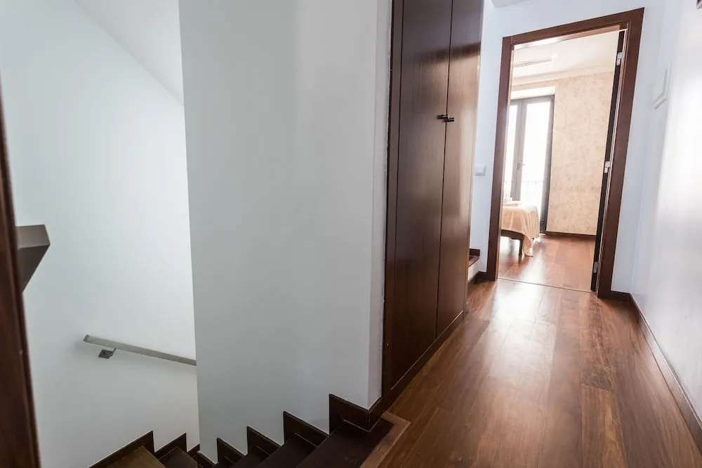 Rossio Penthouse Three-Bedroom Apartment w/ River View and Parking - b