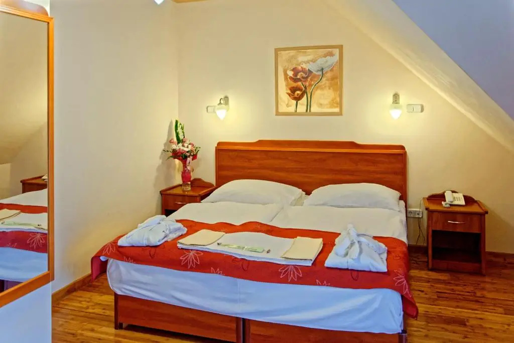 Fried Castle Hotel and Restaurant - Chambres
