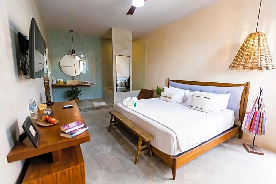 Superior Double Suite (full double bed)