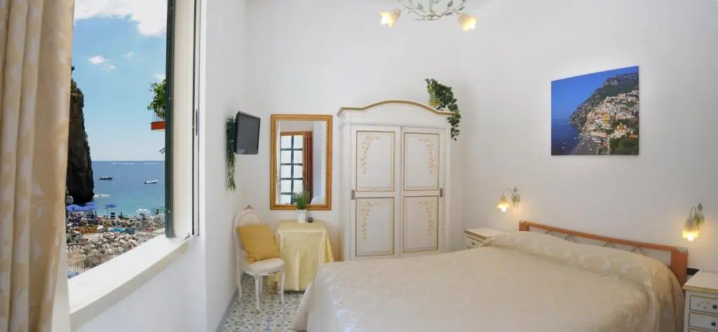 Standard Double room with sea view (full double bed)