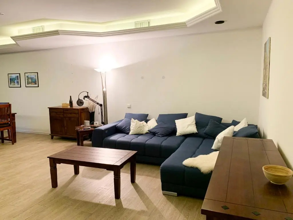 Whirlpool, Fußbodenheizung, Nintendo NES, Netflix, Wintergarten & Workspace