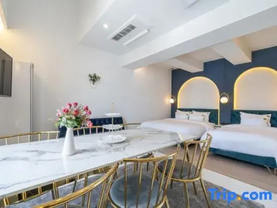 Standard Double Family room with city view (twin beds)
