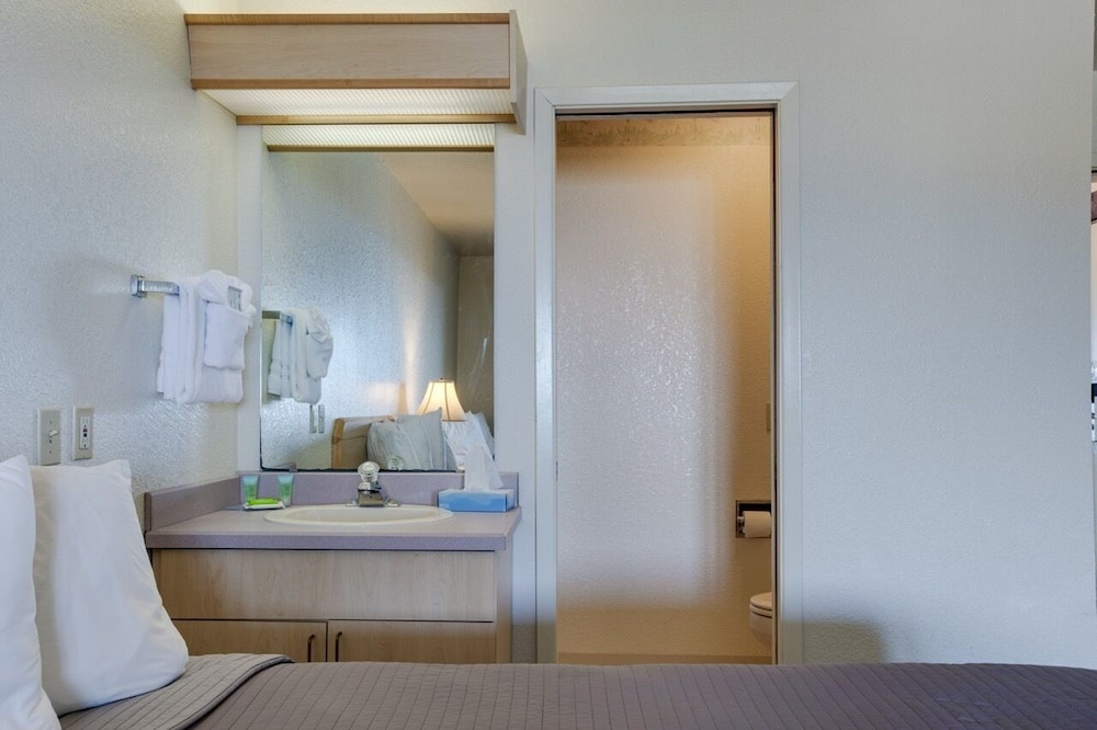 Double Suite with balcony (full double bed)