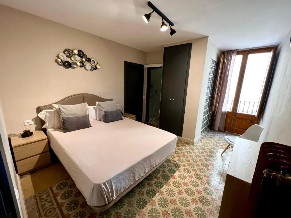Standard Double room with balcony (full double bed)