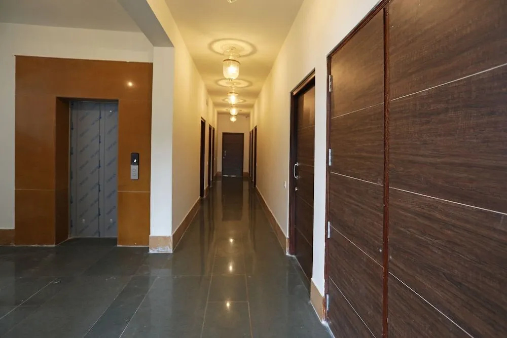 Lobby & Reception