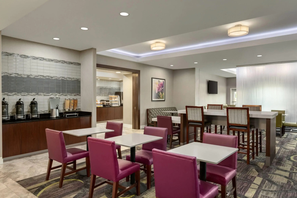 La Quinta Inn & Suites by Wyndham Arlington North 6 Flags Dr - Général