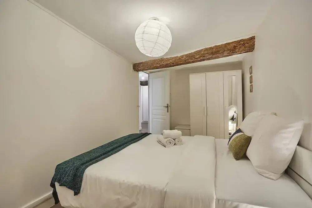 Superb Apartment in the Center of Paris by Stusioprestige