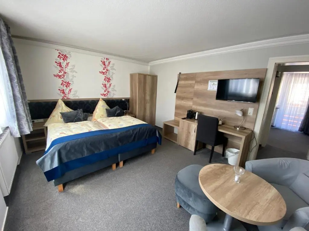 Standard Double room with balcony and with sea view (full double bed)