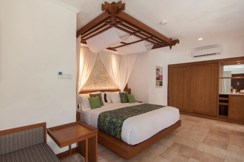 Legian Beach Villas — фото