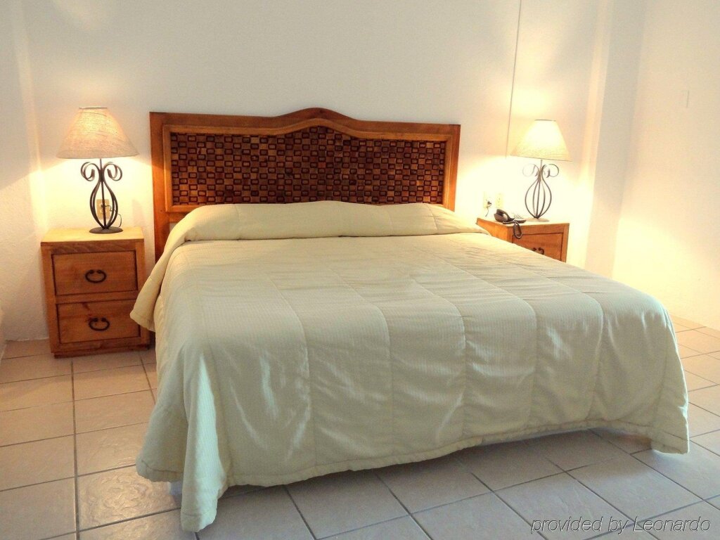 Emperador Vallarta Beachfront Hotel & Suites by null
