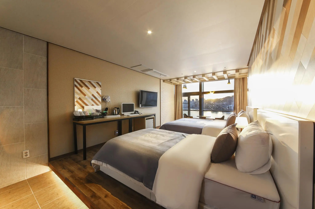 Double Suite (twin beds)