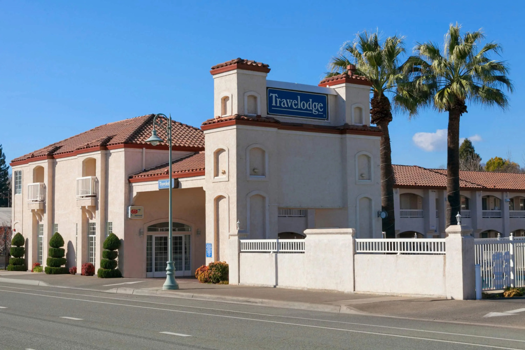 Travelodge by Wyndham Redding CA