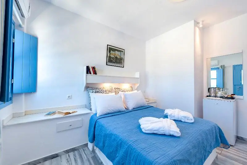 Standard Double room with balcony (full double bed)