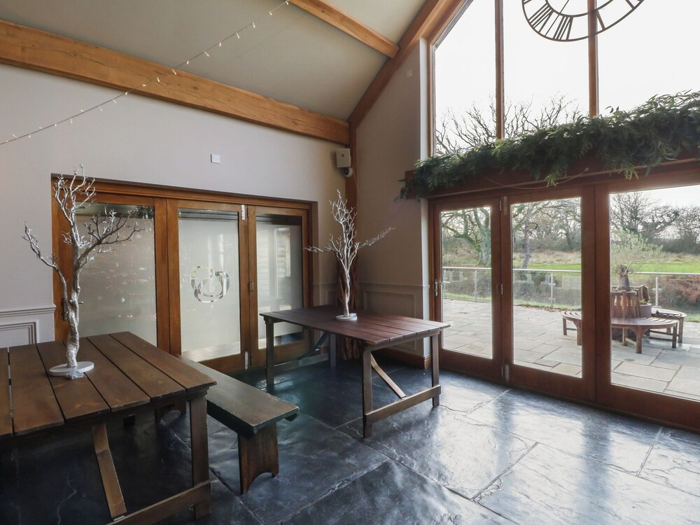 The Family Pod - Gower