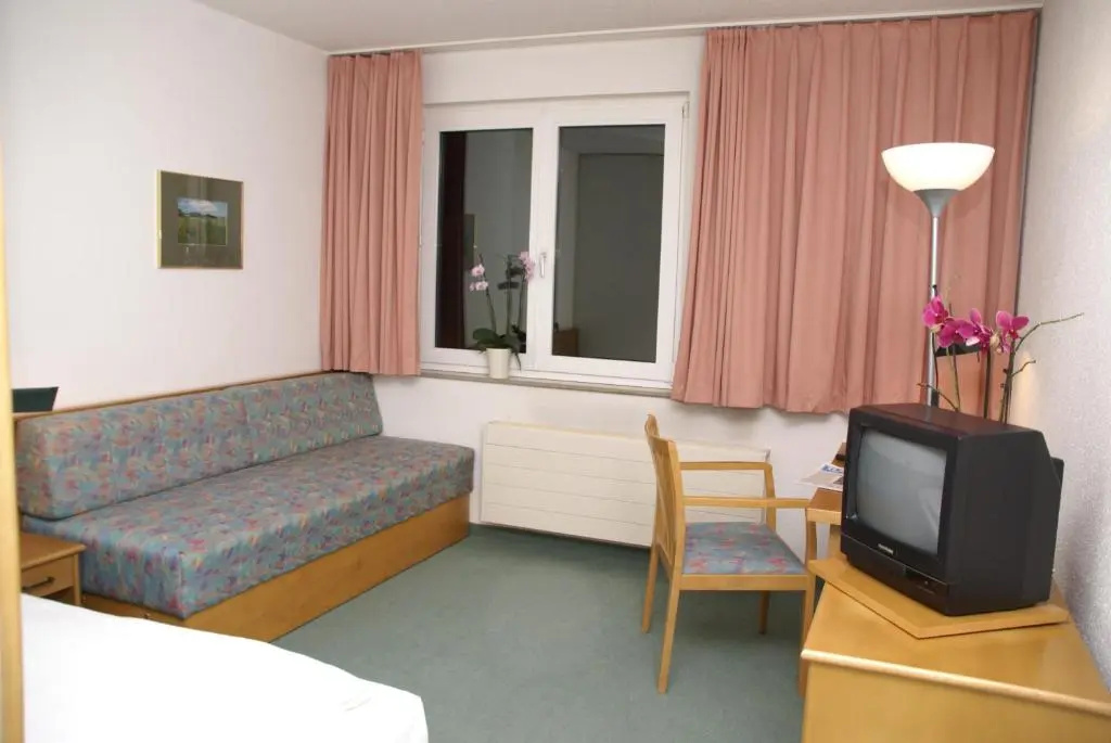 Economy room