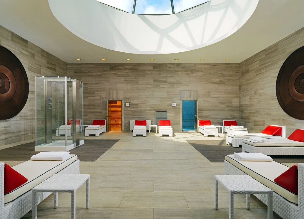 Lobby & Reception