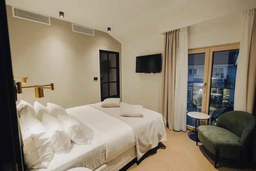 Economy room