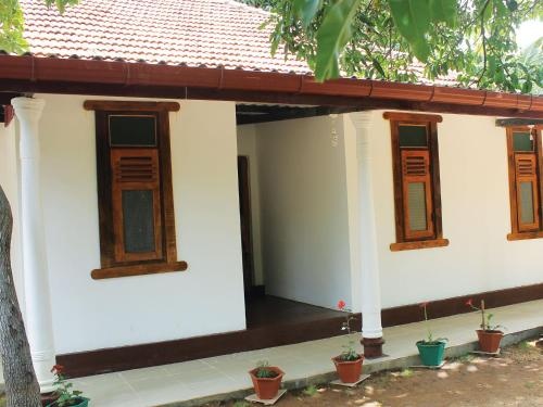 Yoho Peacock Home Stay