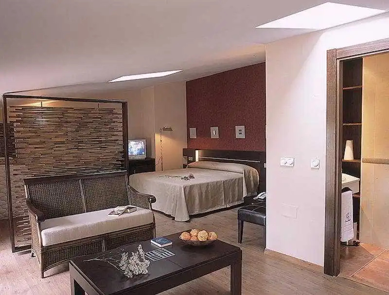 Superior Double room with balcony (full double bed)