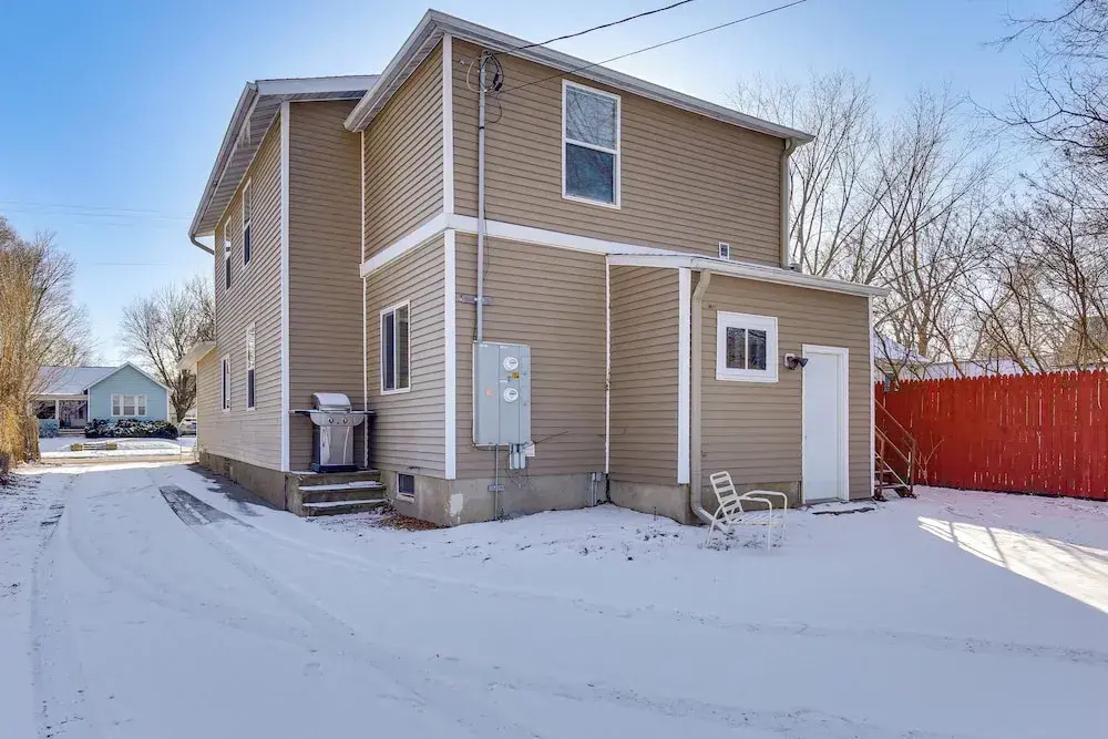 1 Mi to Downtown: Welcoming Winona Duplex