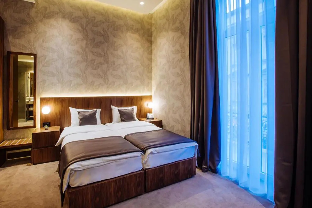 Deluxe Double room with balcony (full double bed)