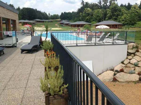 Vacancéole - Le Domaine des Monédières - Chambres