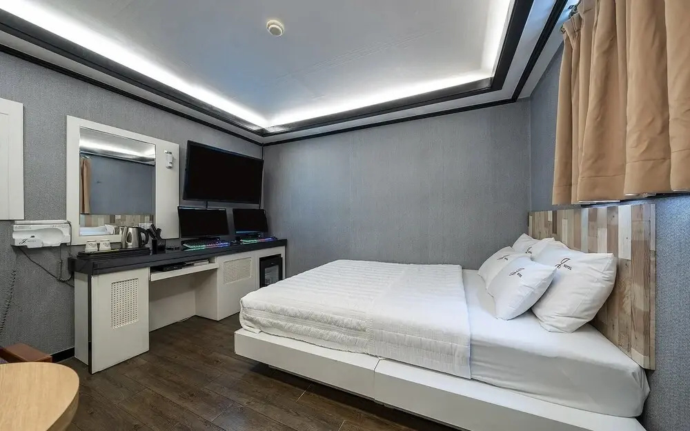 Hotel photo 12