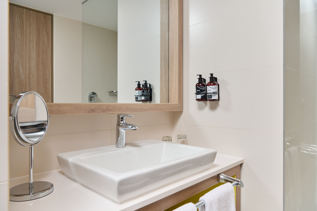 The Innside Double room (full double bed)