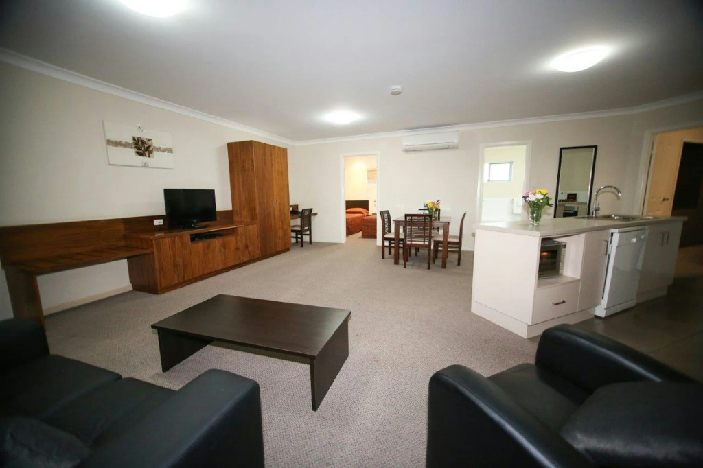 Roma Explorers Inn — 4