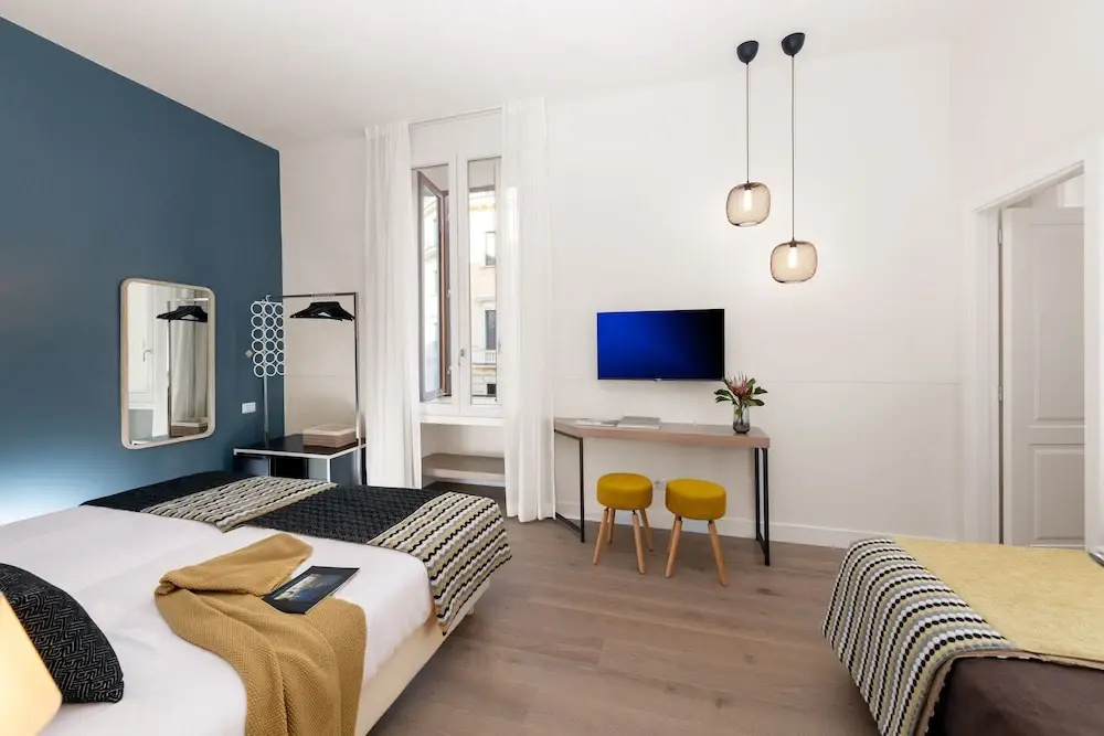Standard Triple room