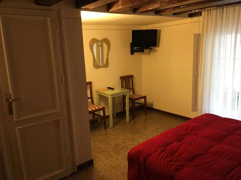 Economy room