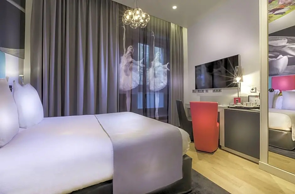 Lyric Hotel Paris 56