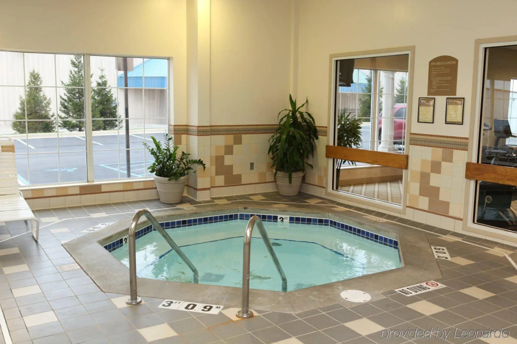 Holiday Inn Grand Rapids Airport by IHG - фото 18