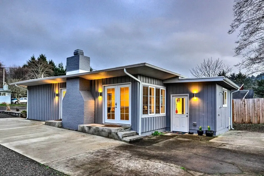 Modern Oregon House - 1/2 Mi From Rockaway Beach!