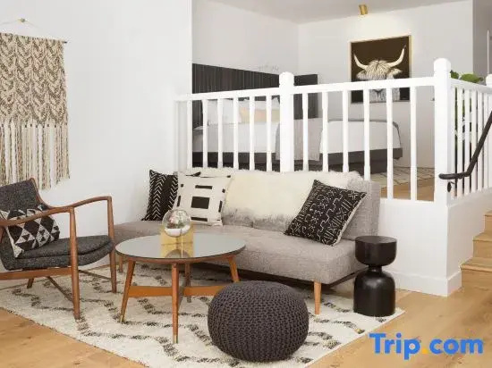Double Junior Suite (full double bed)