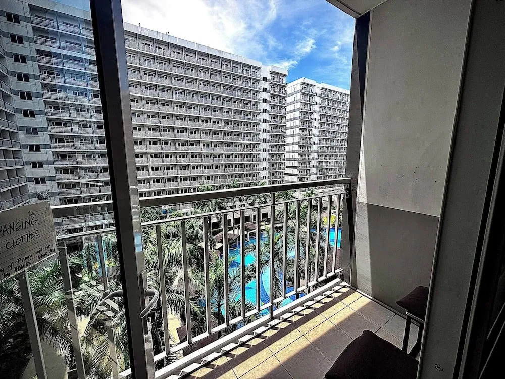 Kempt Pasay City Apartment for Rent - Perfect for Short-term Stay Front of MOA