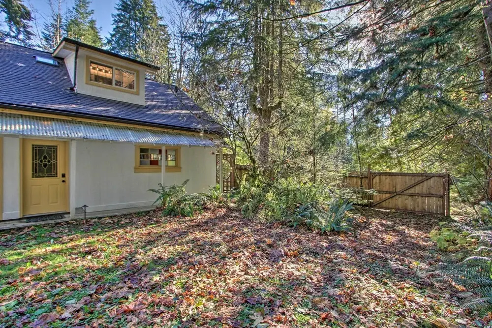 Owls Nest Studio w/ Hot Tub: Hike Nearby!