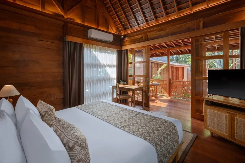 Unagi Wooden Villa by Emana — фото