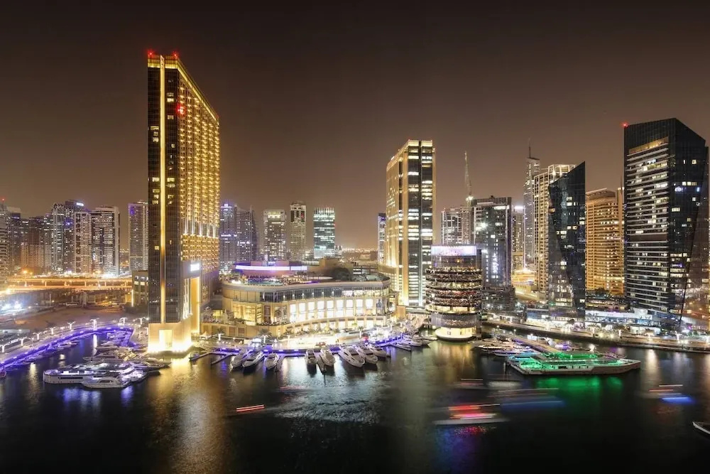 Modern Studio w/ Incredible Marina Views!