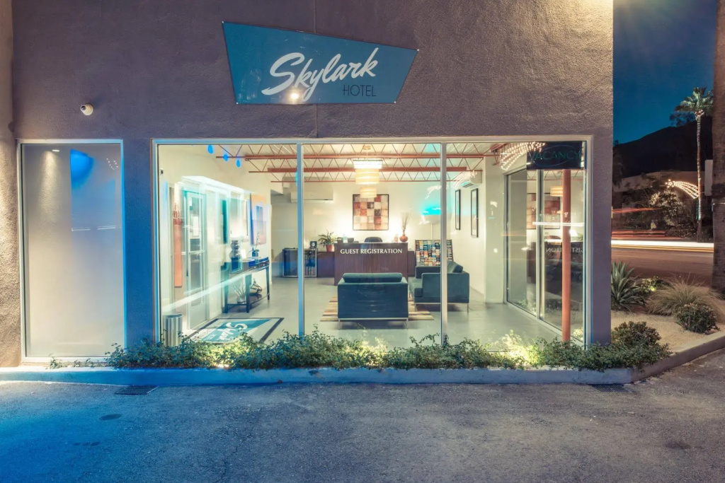 The Skylark a Palm Springs Hotel
