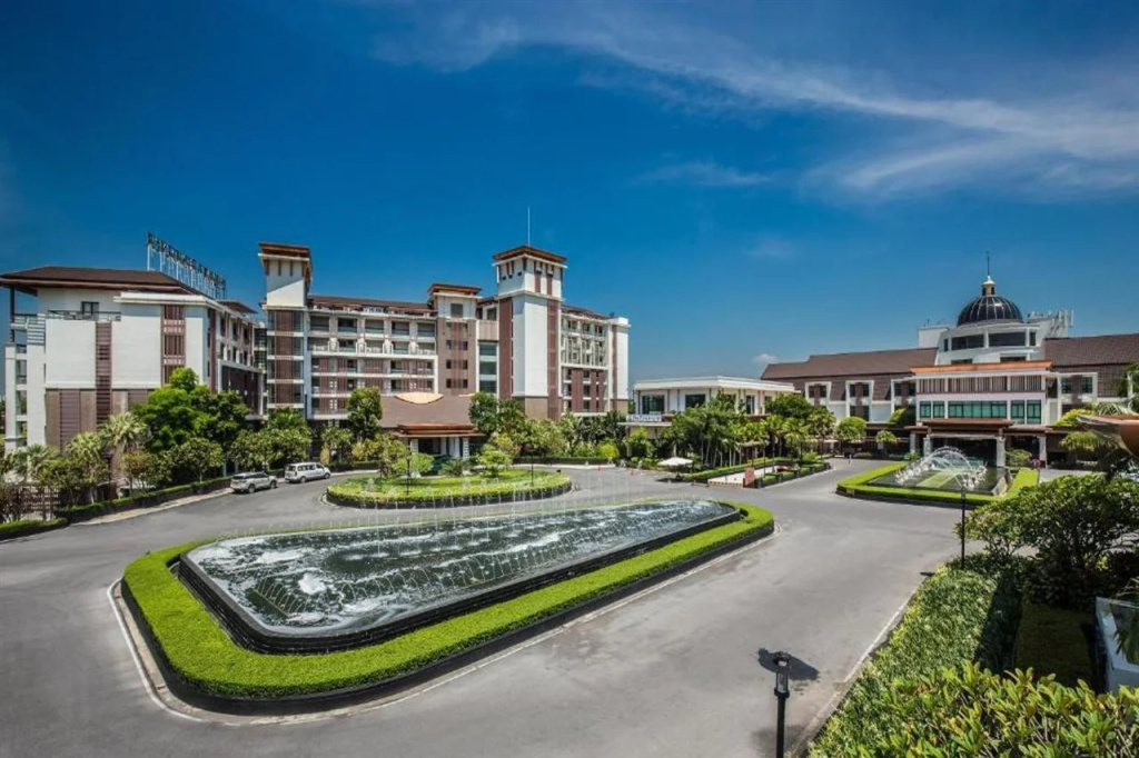 Summit Windmill Golf Suite Hotel @Suvarnabhumi — фото