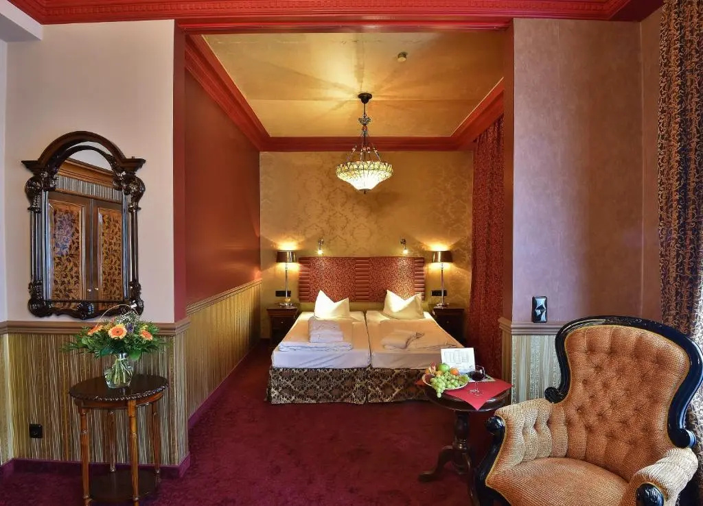 Premium Double room with garden view (full double bed)